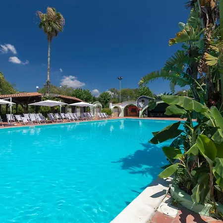 Курортный комплекс Sayonara Villaggio Club Никотера-Марина