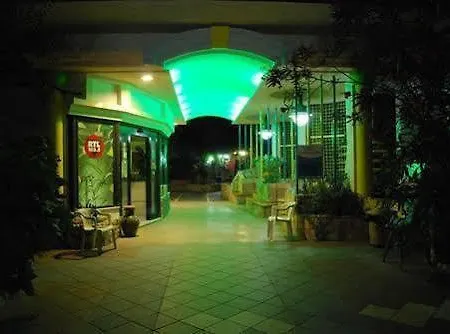 Курортный комплекс Sayonara Villaggio Club Никотера-Марина
